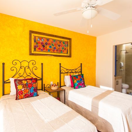 מלון Casa Loteria -Pueblito Sayulita- Colorful, Family And Relax Experience With Private Parking And Pool מראה חיצוני תמונה