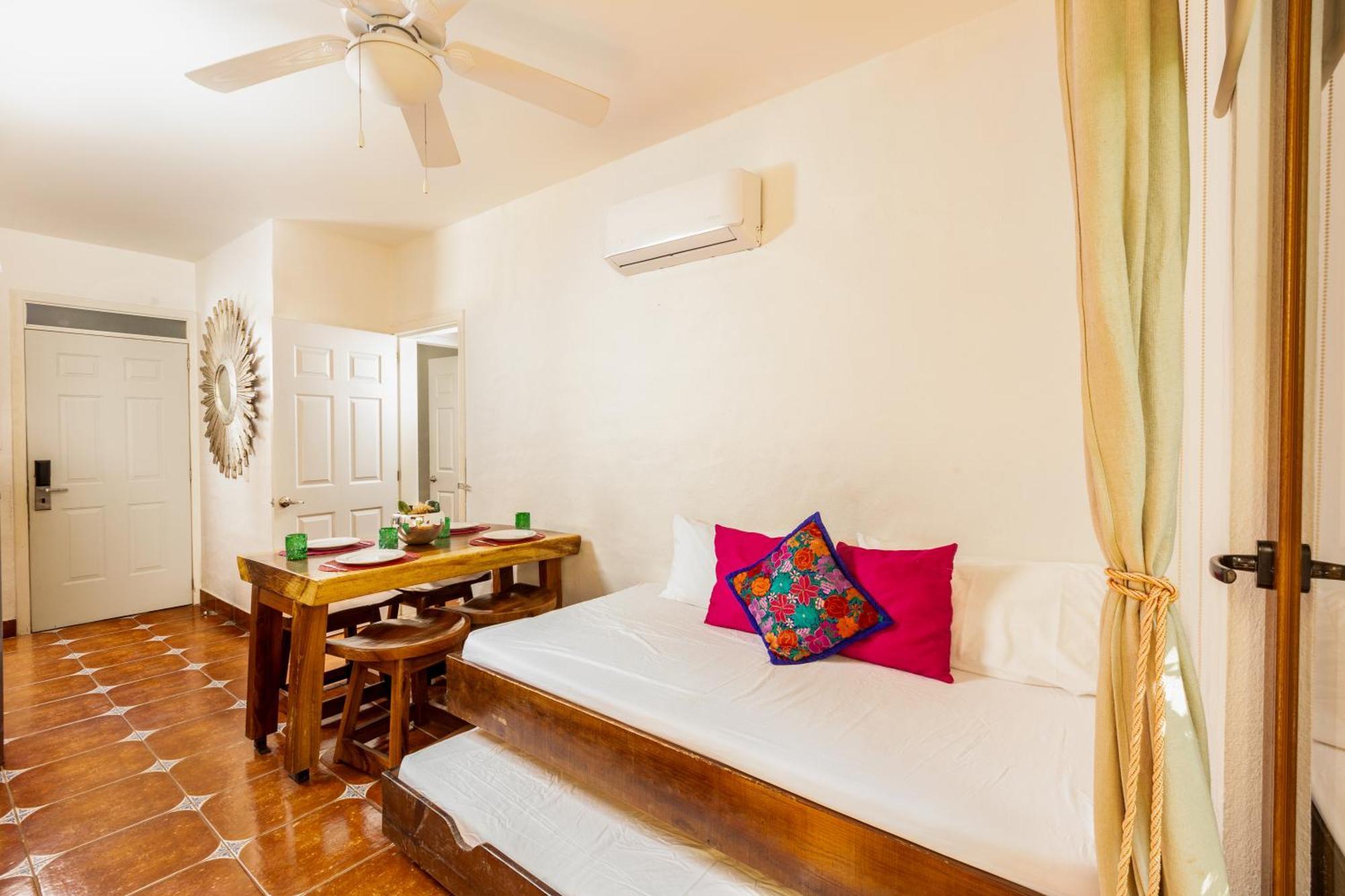 מלון Casa Loteria -Pueblito Sayulita- Colorful, Family And Relax Experience With Private Parking And Pool מראה חיצוני תמונה